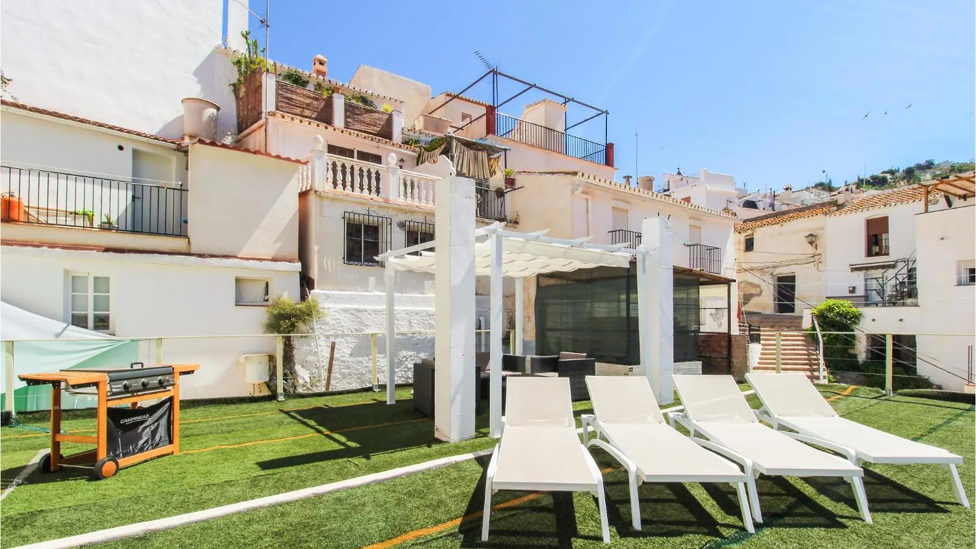 Amazing Apartment In Sayalonga With Kitchenette